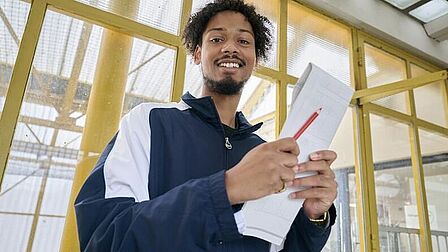 Stemmen kan in Nederland vanaf 18 jaar.